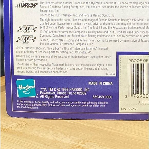1999 1:64 scale Jeff Gordon Winners Circle car w/card from the Daytona 500 NIOB - Picture 8 of 8